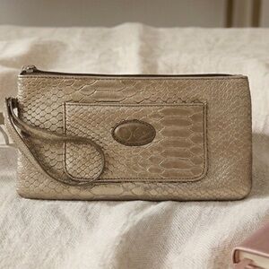 Sharif Womens Gold Wristlet Rubber Snakeskin Pattern